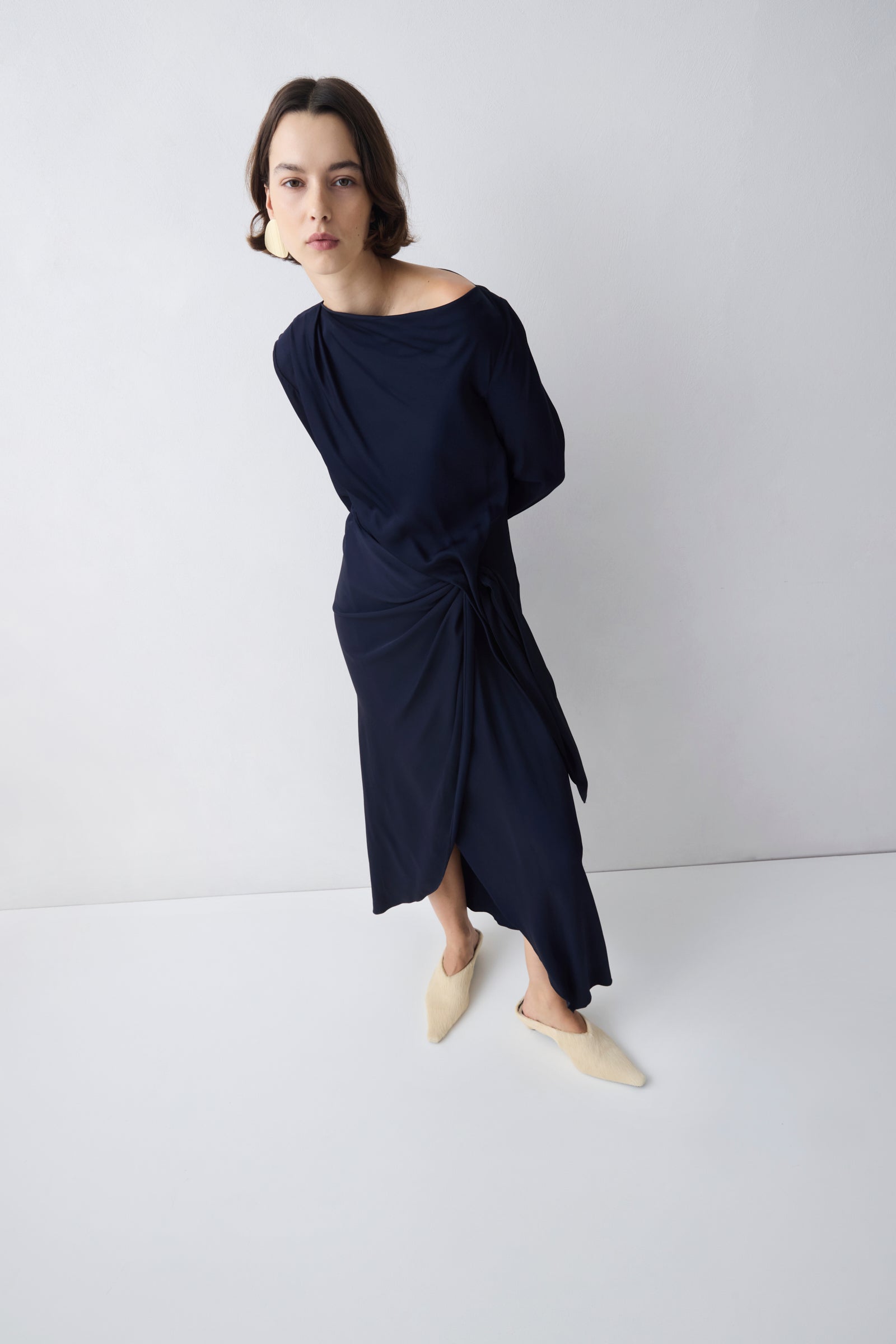 NAVY SATIN CREPE MORI MIDI DRESS Bianca Spender NAVY SATIN CREPE MORI MIDI DRESS Bianca Spender