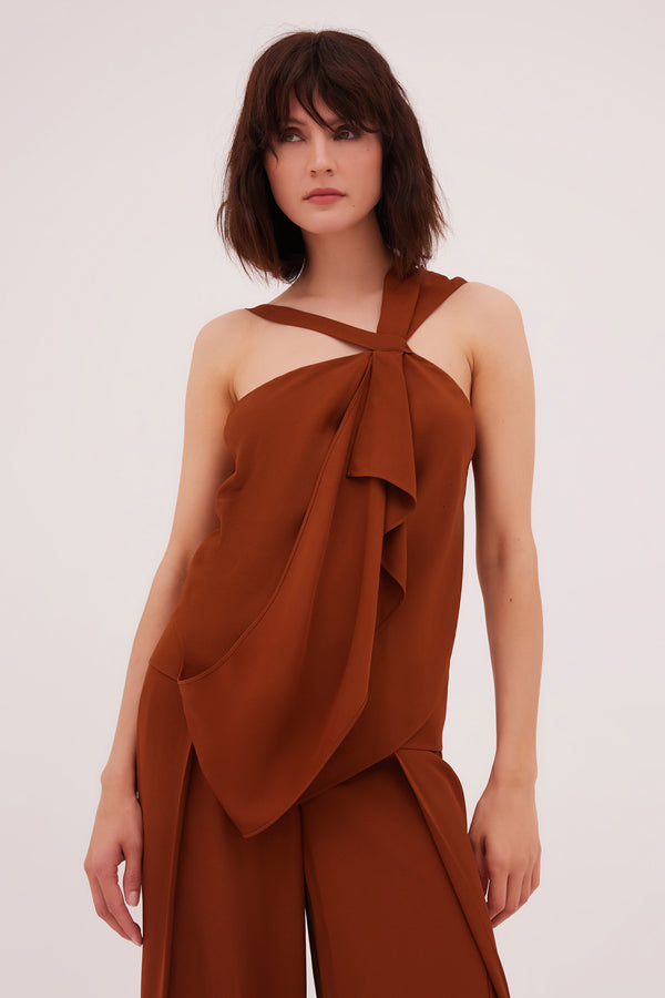 CINNAMON CREPE CONVERGING TOP
