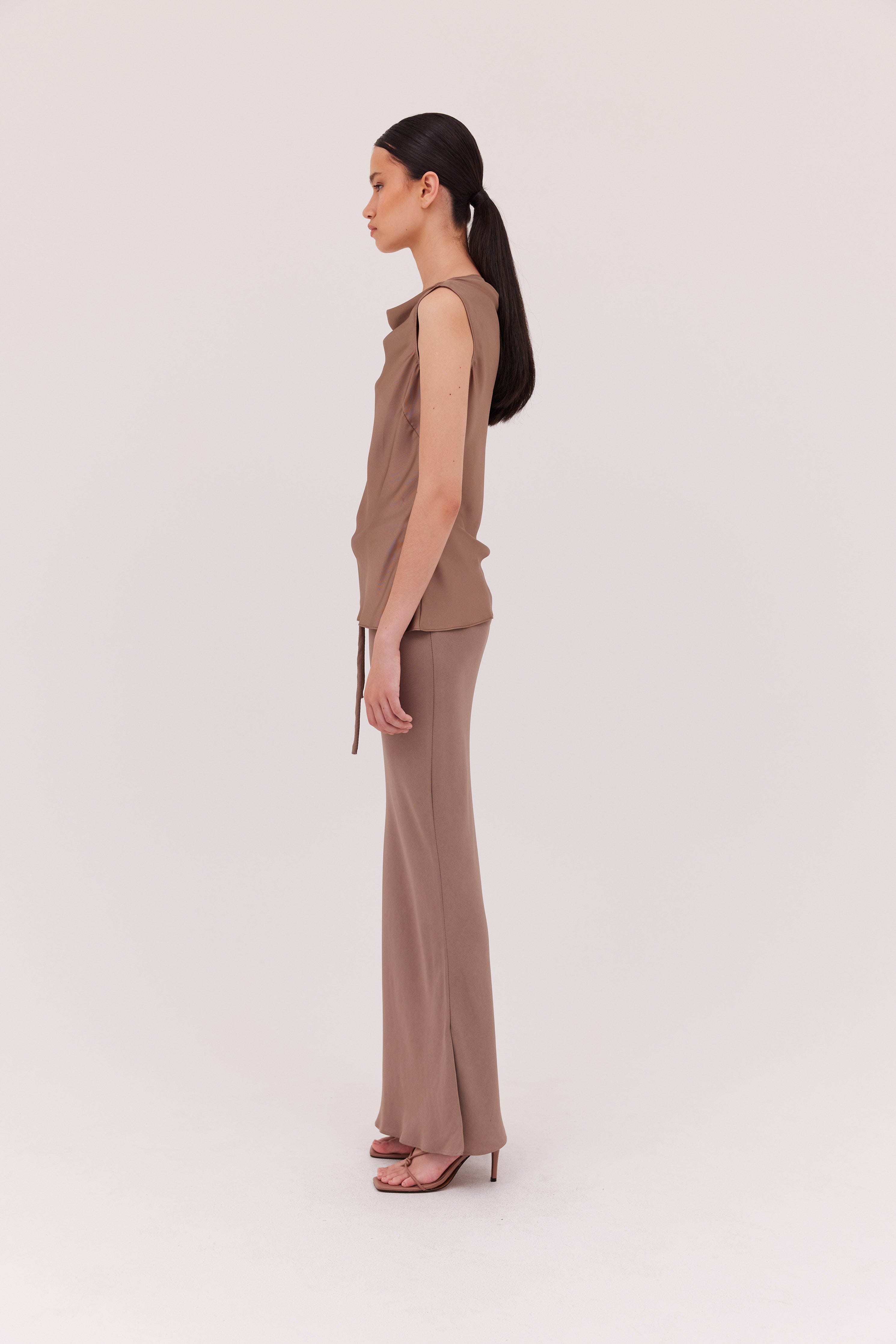 TAUPE SILK LINEAR TOP