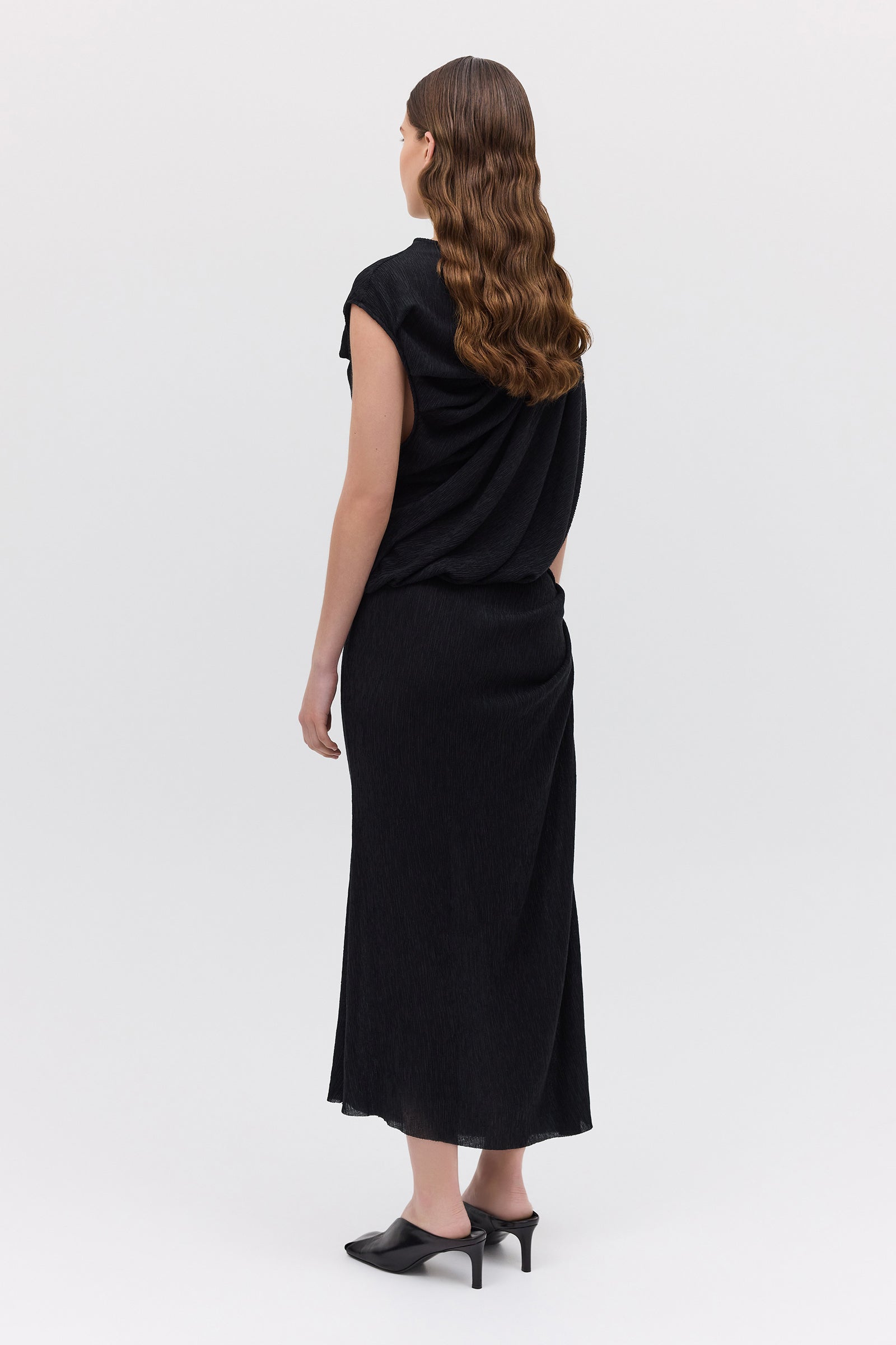 BLACK CRINKLE TUMBLE DRESS