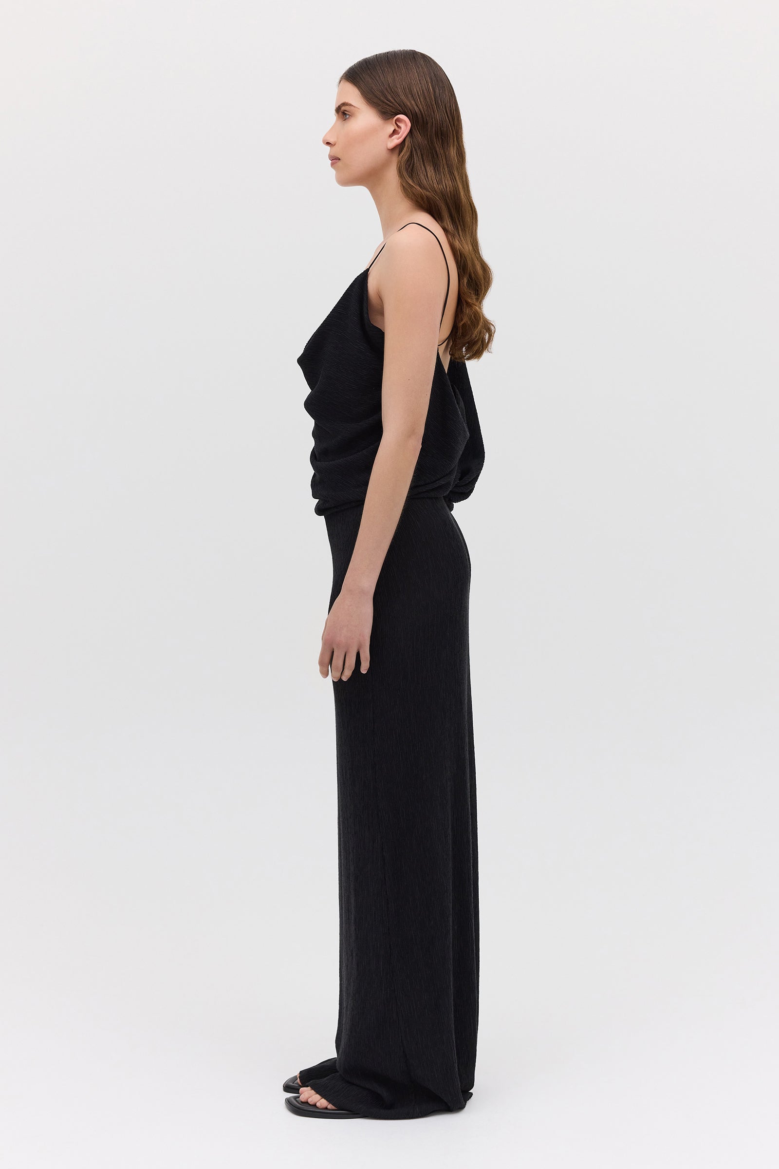 BLACK CRINKLE LIQUID GOWN