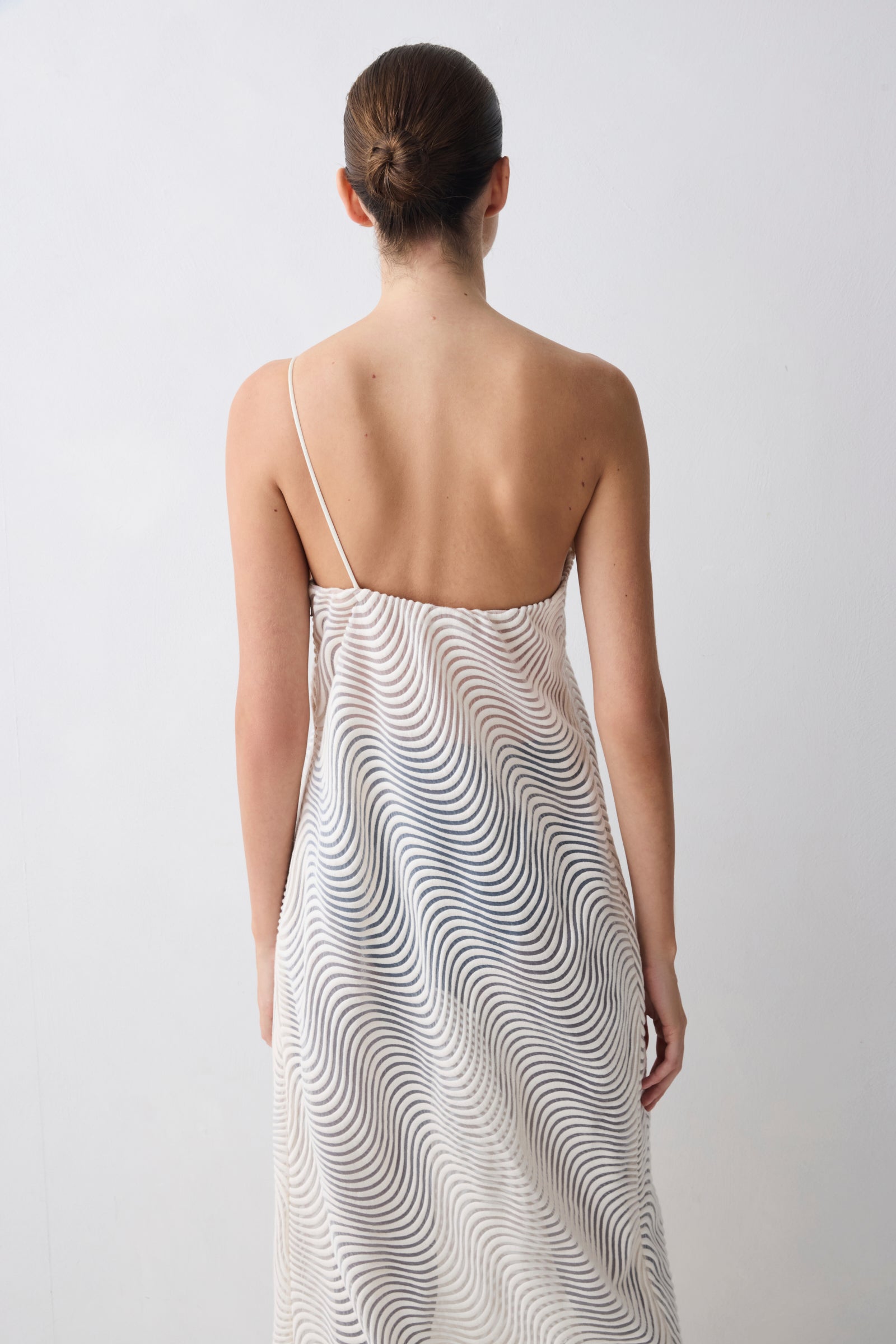 IVORY SCALLOPED LACE DRIFT DRESS