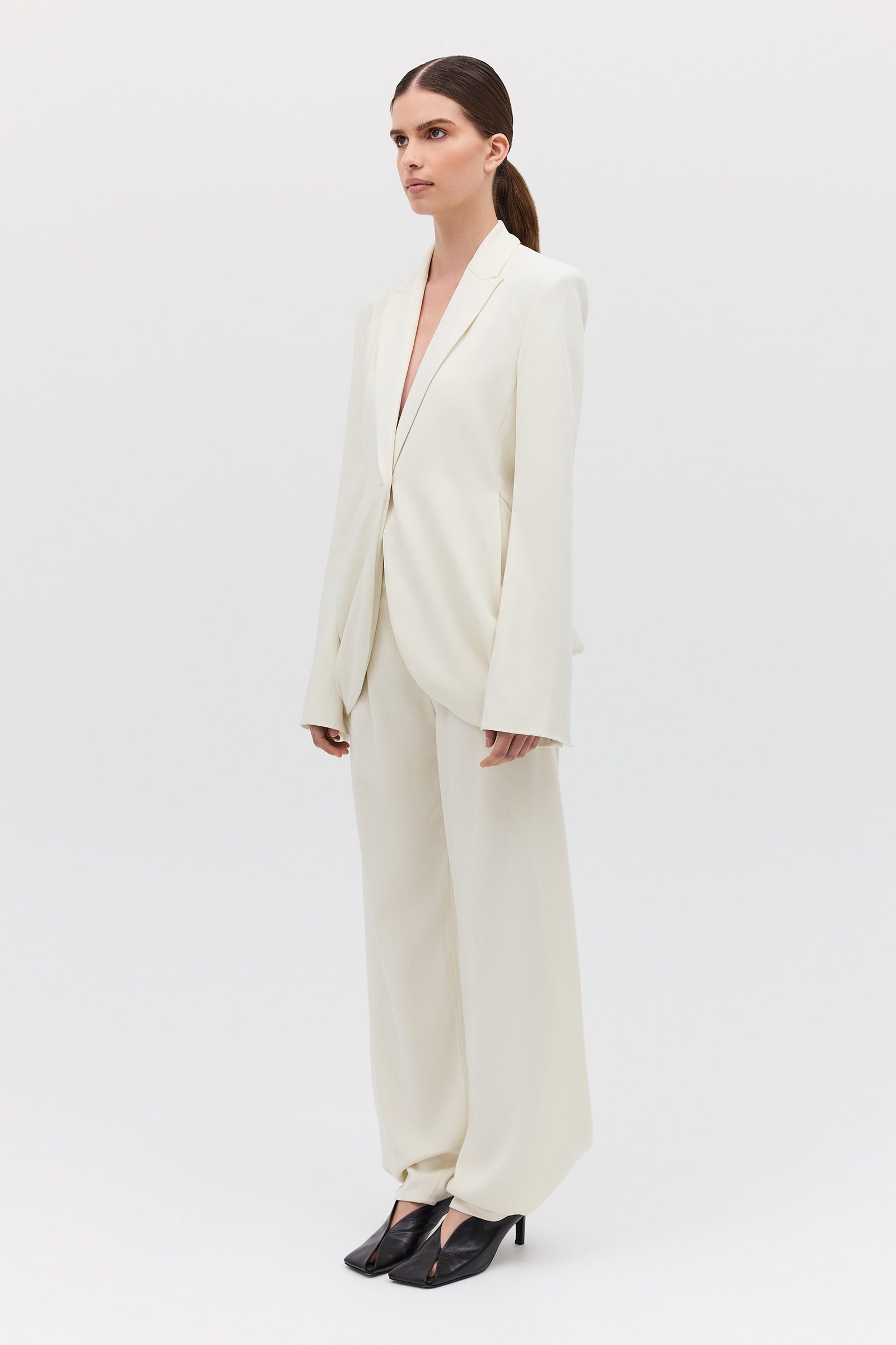 CREAM CREPE SUITING SURRENDER PANT