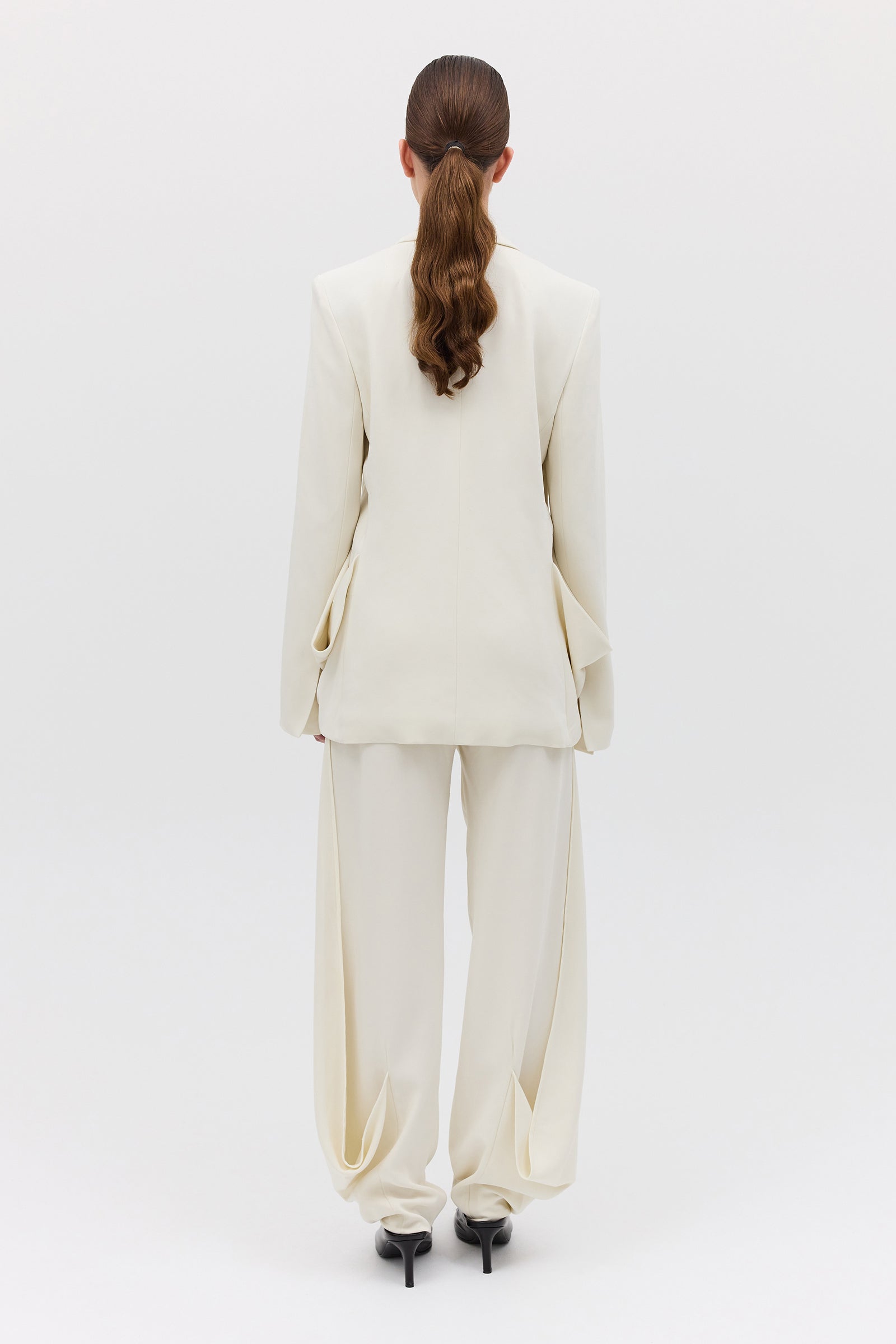 CREAM CREPE SUITING SURRENDER PANT