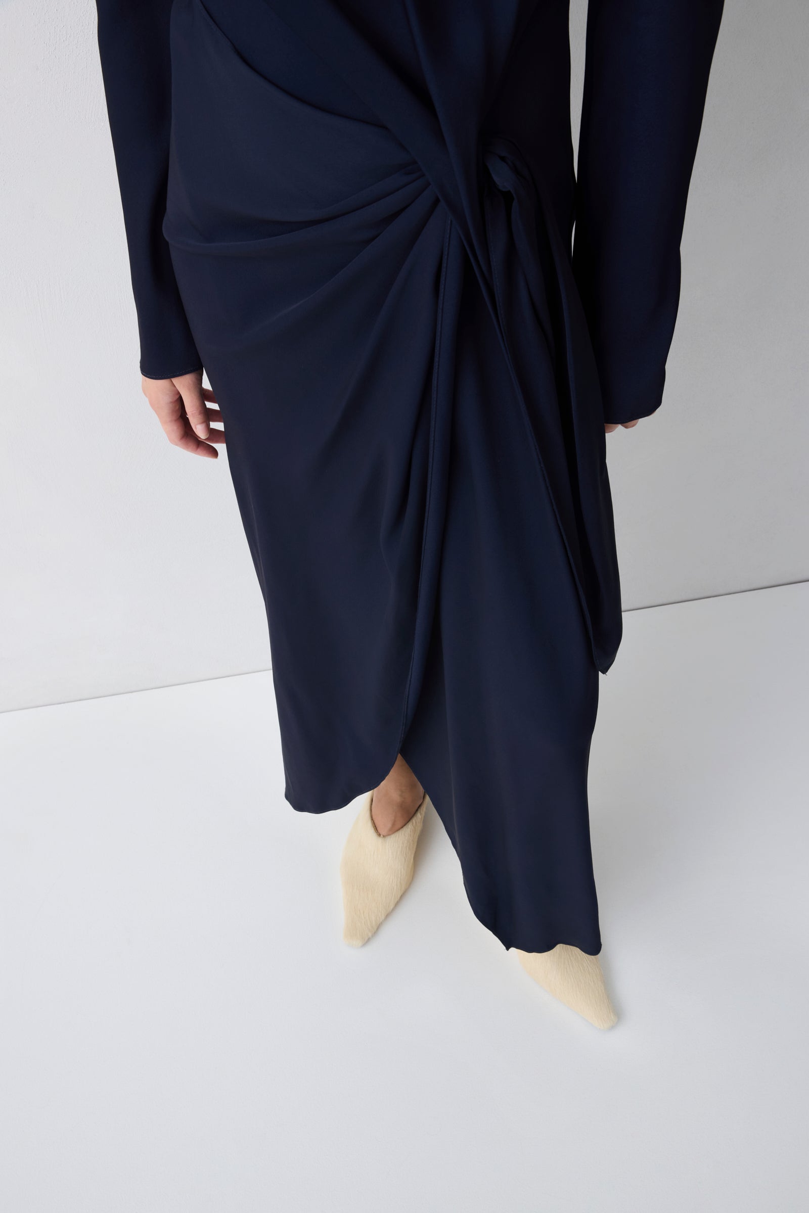 NAVY SATIN CREPE MORI MIDI DRESS