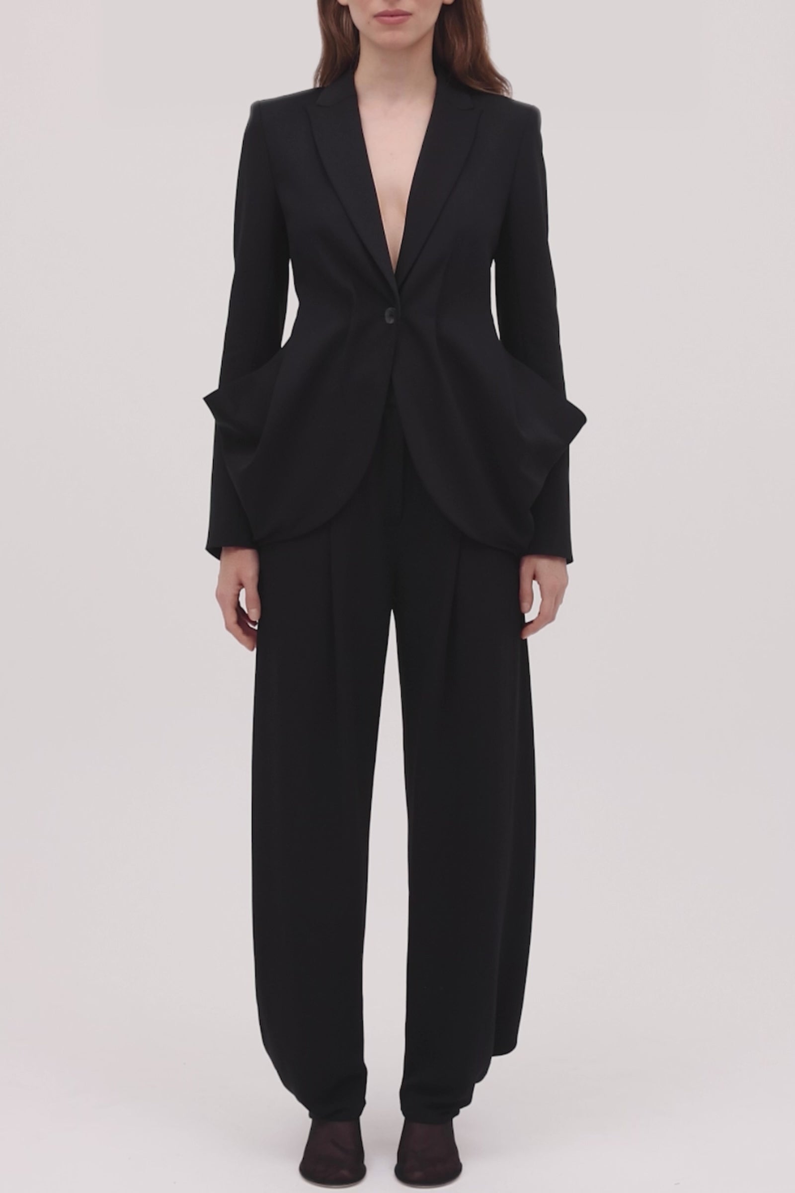 BLACK CREPE SUITING SURRENDER JACKET