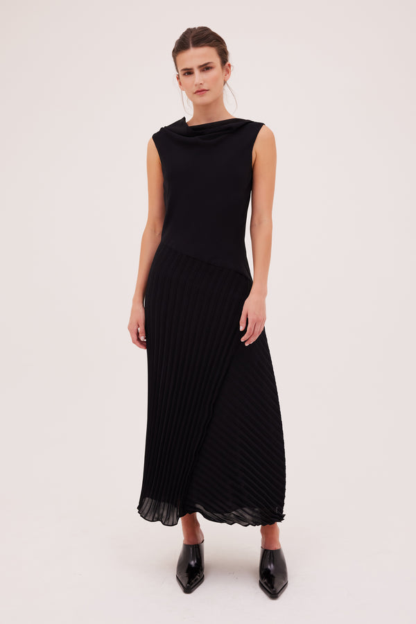 BLACK GEORGETTE LINEAR DRESS